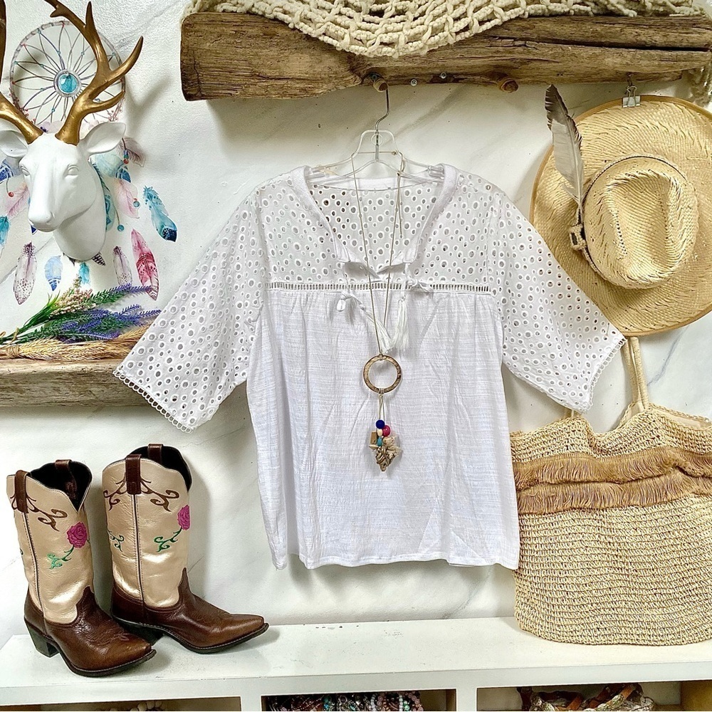 Peasant vibe blouse w eye lit detailing w intricate accents & prairie cabin vibe